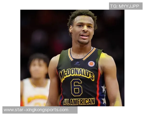 英超对话杨芳分享篮球生涯的成长与挑战之路 英超对话杨芳分享篮球生涯的成长与挑战之路