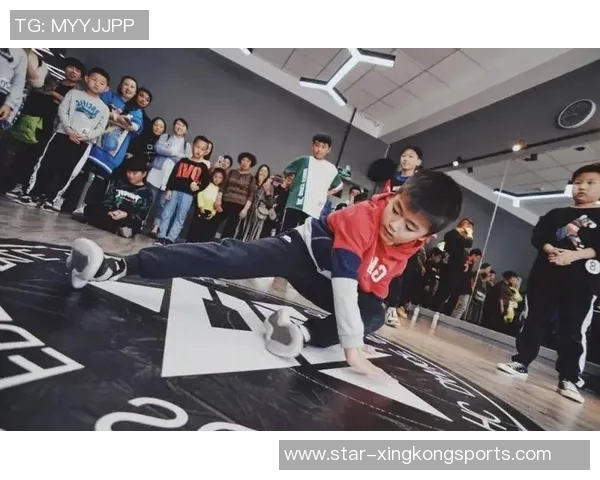 运动街舞战术与重庆街舞队中路突破体系的深度解析与实践探索 运动街舞战术与重庆街舞队中路突破体系的深度解析与实践探索